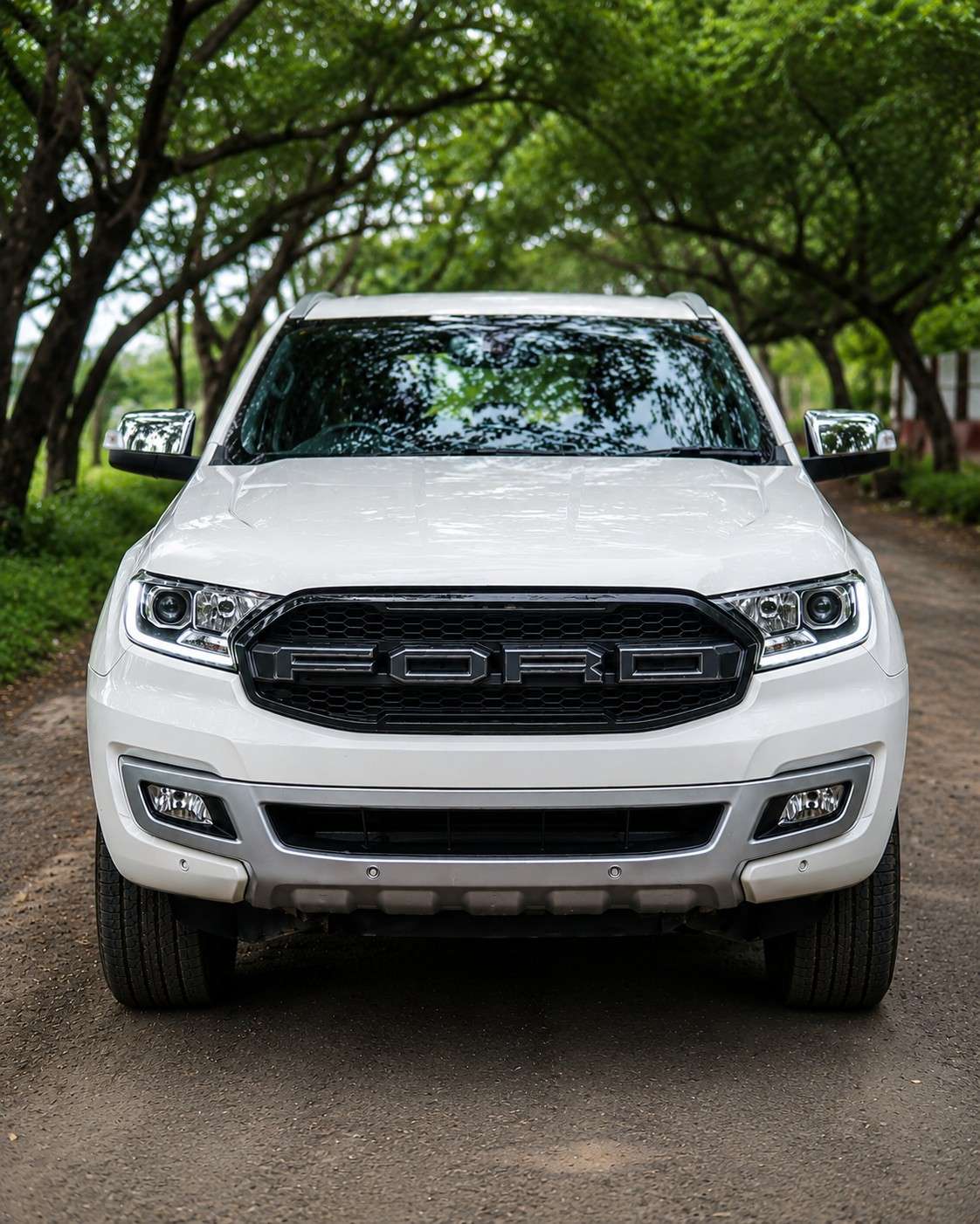 Ford Endeavour (With driver)